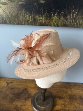 Lords Grace And Elegance Vintage Straw Fedora Hat Tan Feather Church Derby
